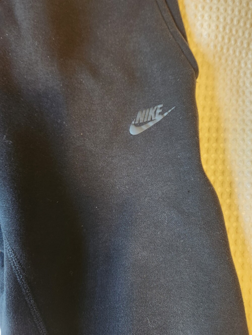 Men's Nike Tech Pants Size Medium - Picture 3 of 9